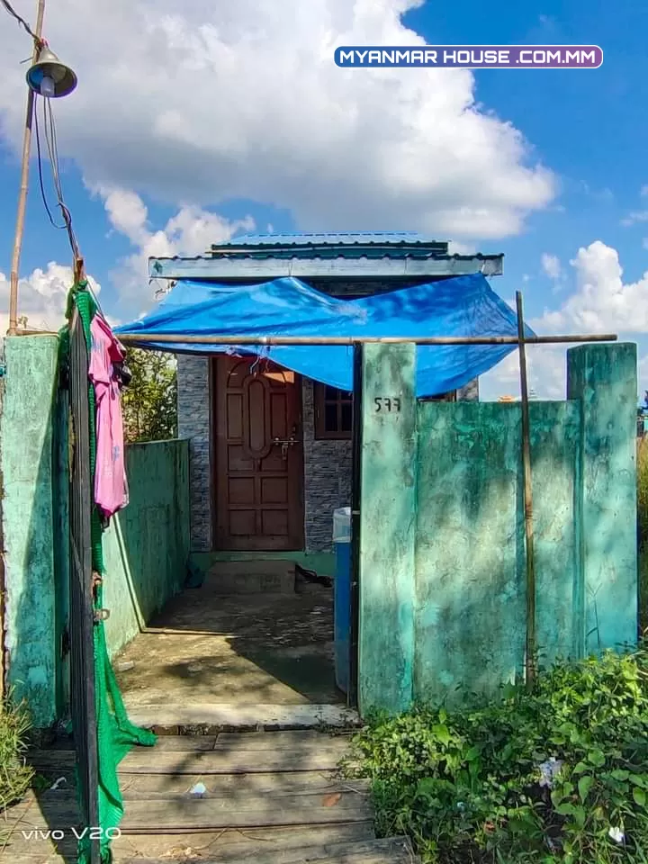 အရှေ့ဒဂုံရှိ ရေမီးအစုံ လုံးချင်းအရောင်းလေးပါ
