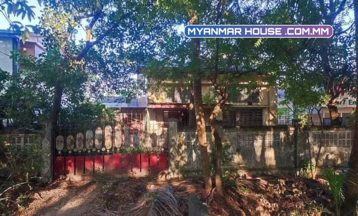 မြောက်ဒဂုံ မဟာဗန္ဓုလ လမ်းမကြီးပေါ် နေရာကောင်းရှာနေသောသူများ အတွက် အရောင်းလေး