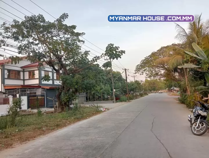 အရှေ့ဒဂုံရှိ ေနရာကောင်းမြေကွက်အရောင်းလေးပါ