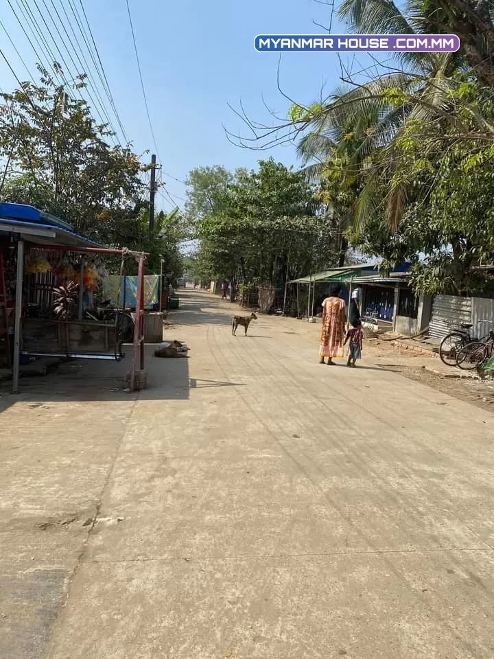 တောင်ဒဂုံရှိ အဆောင်ခန်းအရောင်းလေးပါ
