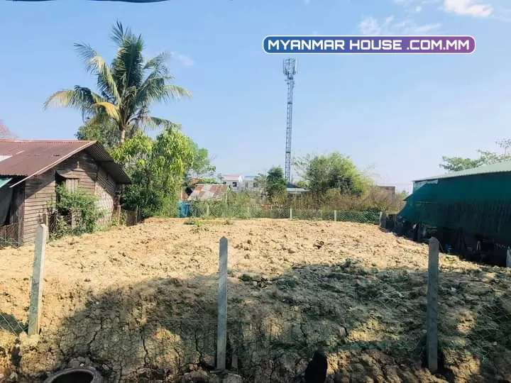အရှေ့ဒဂုံရှိ ခြံခတ်ပြီး မြေအရောင်းလေးပါ