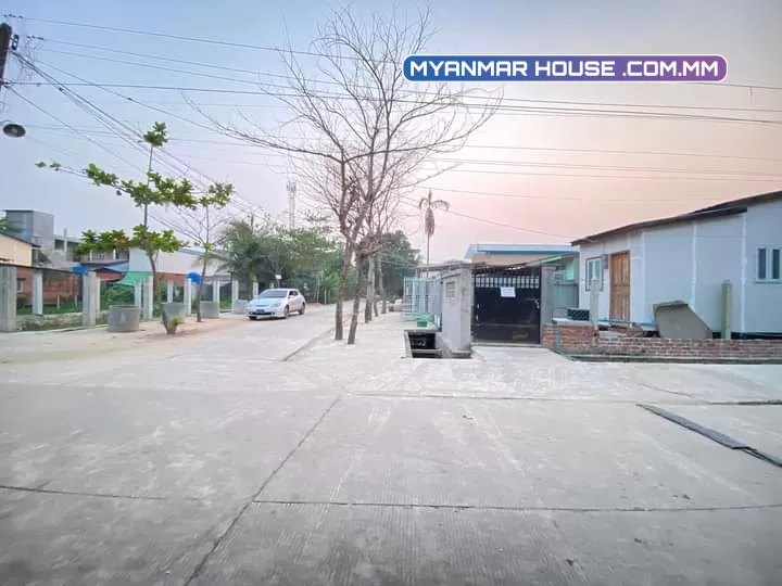 တောင်ဒဂုံရှိ ရေမီးအစုံထောင့်ကွက်လုံးချင်းအရောင်းလေးပါ