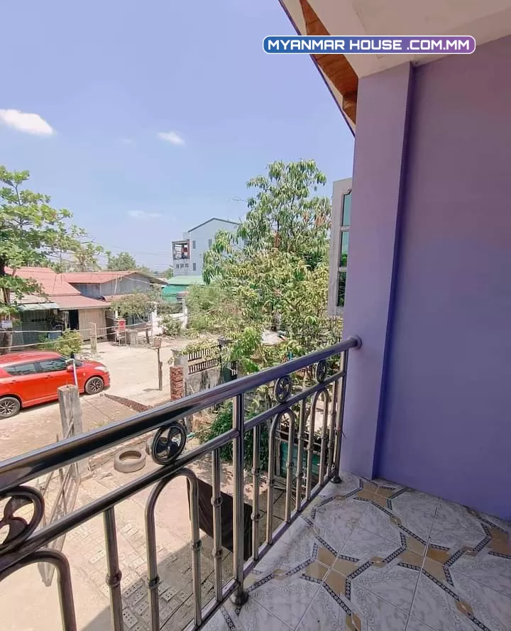 တောင်ဒဂုံရှိ လုံးချင်းအရောင်းလေးပါ