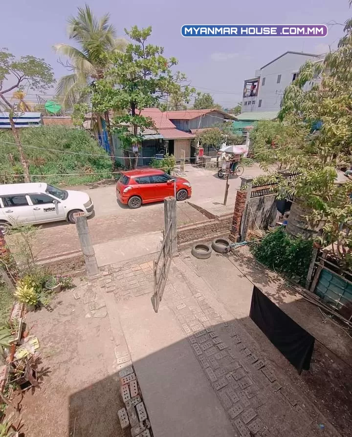 တောင်ဒဂုံရှိ လုံးချင်းအရောင်းလေးပါ