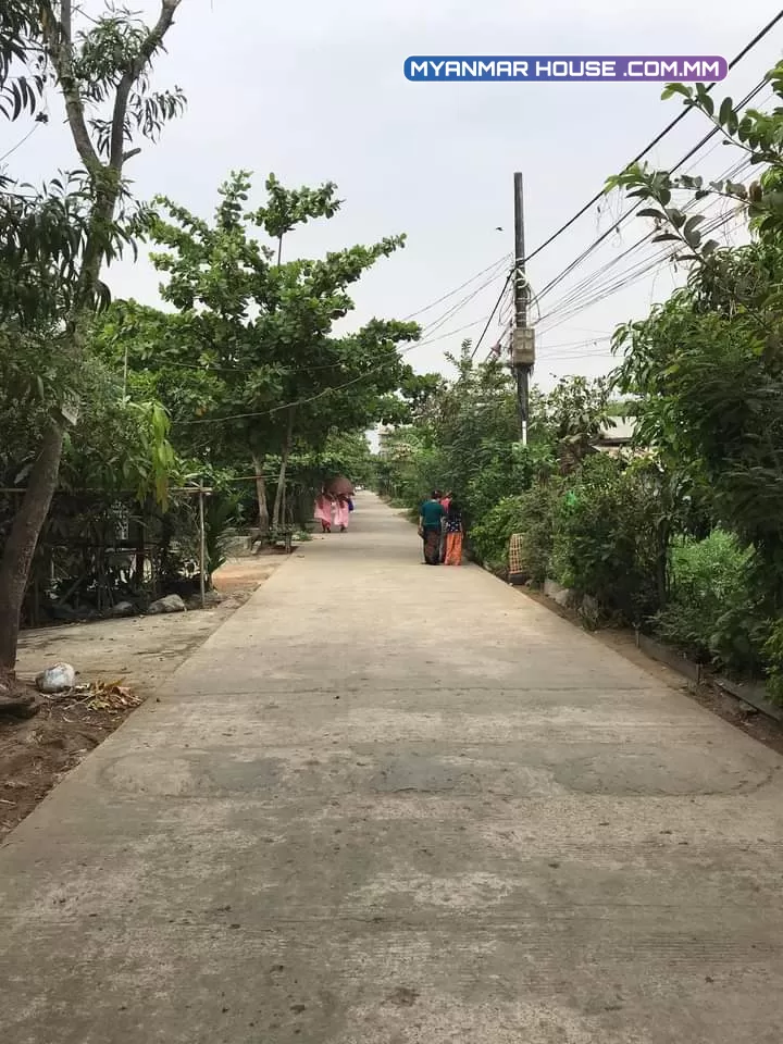 မြောက်ဒဂုံရှိလုံးချင်းအရောင်းလေးပါ