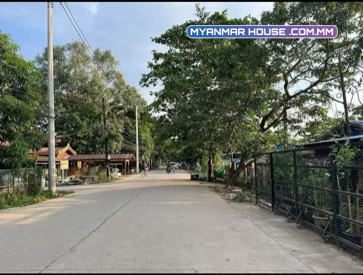 ပင်လုံလမ်းမကြီးဒဲ့ပေါက်လမ်းကျယ်ပေါ်နေရာကောင်းလေးအရောင်းပါရှင့်