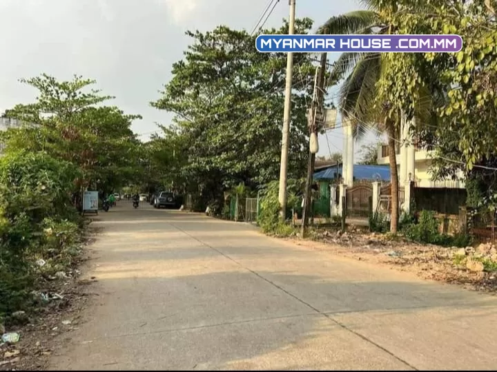 ပင်လုံလမ်းမကြီးဒဲ့ပေါက်လမ်းကျယ်ပေါ်နေရာကောင်းလေးအရောင်းပါရှင့်