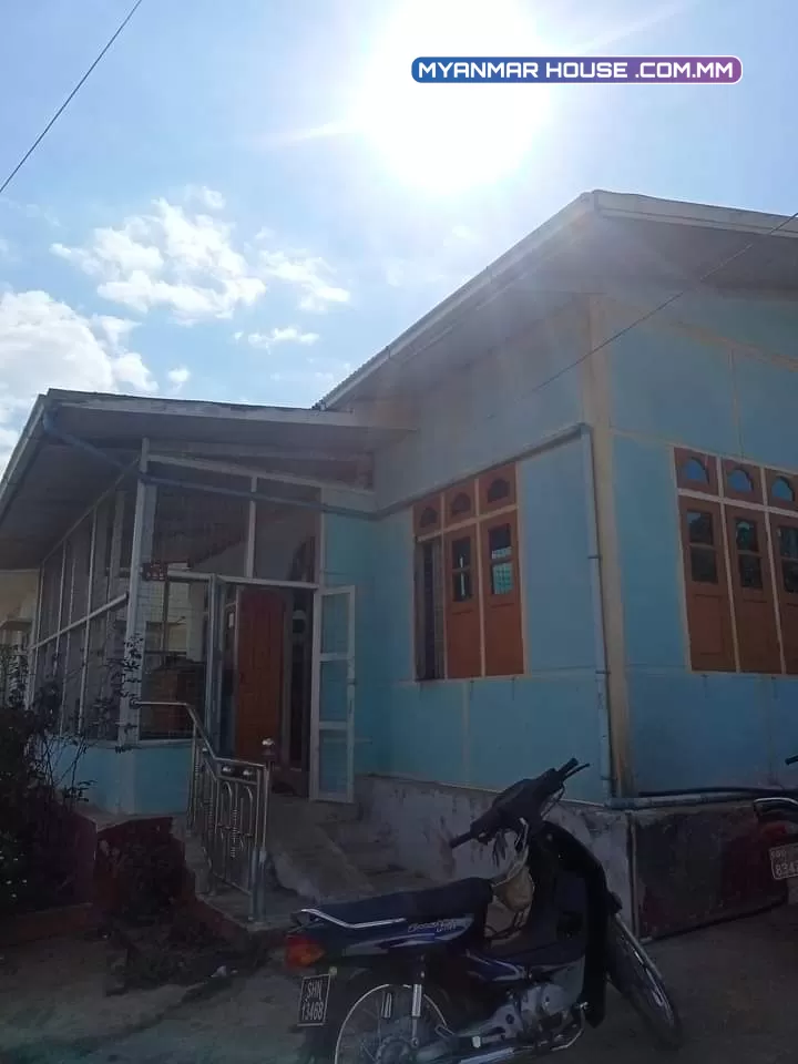 အိမ်အပါခြံအရောင်းလေးနဲ့မိတ်ဆက်ပေးပါရစေ  စီးပွားရေးမြို့တော်ဖြစ်တဲ့ အောင်ပန်းမြို့လေးမှာ  ခြံအကျယ်အဝန်း (၁၀၀x၆၀)ပေရှိတဲ့ အိမ်အပါမြေကွက်လေးရောင်းပါမယ်ရှင့် တထပ်တိုက်လေး ၂ လုံး/ဈေးနူန်း👉🏻👉🏻၁၈၀၀(ညှိနိူင်း)