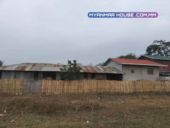 အိမ်ဝိုင်းရောင်းမည် ကုန်းလိူင်ဘုန်းကြီးကျောင်းအနောက် အိမ်ဝိူင်းမျက်နာစာ ၉၂ ပေ ရှေ့/နောက် ၅၆ ပေ လူနေရန်အသင့်ရေ/မီးအပြည့်စုံ#ရောင်းဈေး၈၅၀