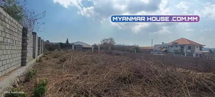 #တောင်ကြီးမြို့  #ဘုရားဖြူရပ်ကွက်  #ဈေး 700  ပါမိုးနဲ့ဘုန်းကြီးကျောင်း အနီး Golden Hill ရေကူးကန်အကျော်နား လွယ်ခမ်းခမ်းမကြီး နှင့် ပေ၄၀၀ အကွာ  #အကျယ် 50x70