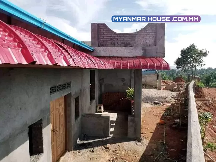 အိမ္ေရာင္းမည္🏠 ၿငိမ္းၿငိမ္းခ်မ္းခ်မ္းနဲ႔  လေ‌ေကာင္းေလသန့်လည္းရ မူဆယ္ၿမိဳ့ ရှုခင္းကို အေပၚစီး မှ‌ြမင္ရတဲ့ အိမ္နဲ႔ၿခံေလးကိုေရာင္းခ်င္ပါတယ္၊ သိန္း ၁၉၅၀ က်ပ္အ ‌ေလ်ာ့အတင္းပါးပါးရွိ ပါမယ္