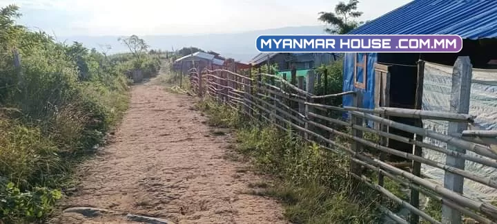 တောင်ကြီးမြို့ ကျောင်းကြီးစု ရပ်ကွက် နယ်မြေ၈ အိမ်အပါ.. အိမ်နံပါတ်ကျပြီး..နိုးတစ် notice အခွန်ဆောင်ပြီး..  မြို့မြေစစ်စစ်..ဈေး၆၅သိန်