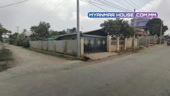 တည်နေရာ - အောင်ပန်းမြို့၊ကလောမြို့နယ်(ခရိုင်) လိပ်စာ - မဂ်လာ ရပ်ကွက် အကျယ်အဝန်း - ၃၀' × ၆၀'//ဈေးနှုန်း - ၇၅၀ သိန်း 