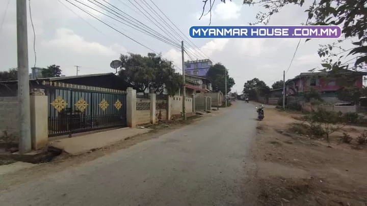 တည်နေရာ - အောင်ပန်းမြို့၊ကလောမြို့နယ်(ခရိုင်) လိပ်စာ - မဂ်လာ ရပ်ကွက် အကျယ်အဝန်း - ၃၀' × ၆၀'//ဈေးနှုန်း - ၇၅၀ သိန်း 