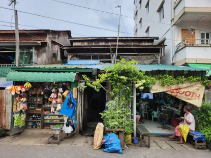 အိမ်နှင့်ခြံ (ပိုင်ရှင်တိုက်ရိုက်)ရောင်းပါမည်။