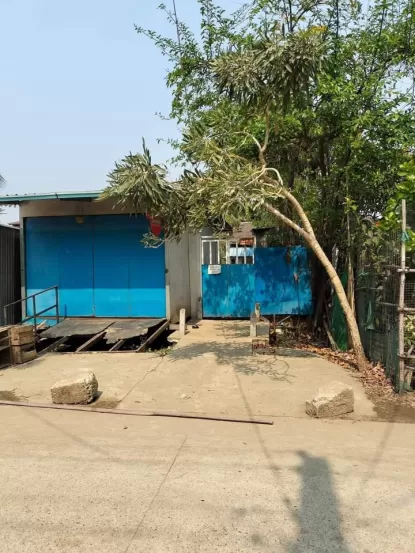 တောင်ဒဂုံရှိ စျေးတန်လုံးချင်းအရောင်းလေးပါ