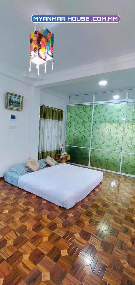 ⛰ေတာင္တန္းေတွၾကားက စံအိမ္ႀကီး 🏡   အိုးစည္ေတာင္ ၊ ကဆုန္ေတာင္ႀကီးေတွပတ္လည္ဝိုင္းေနတဲ့ က ‌ေလာၿမိဳ့အနားက အလွဆုံးျမင္းကရြာမွာ တည္ရွိတာျဖစ္ပါတယ္။💰ေရာင္းေစ်း : သိန္း ၂၀၀၀ 💰