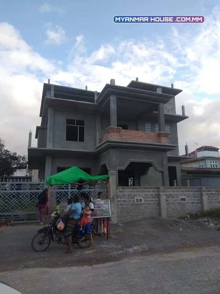 အောင်ပန်းမြို့ ညောင်ပင်ထောင်လမ်းဝင် ရက်ကွက် ၃ ရောင်းရန် နှစ်(၃၀)ဂရံမြေ မြေအကျယ် ၆၀×၆၀ ပတ်လယ် ဈေး =၃၅၀၀သိန်း ညှိနိူင် 