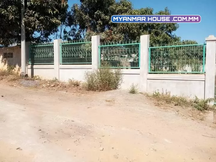 💁‍♂️ တည်နေရာ _ အောင်ပန်းမြို့ ၊ကလောမြို့နယ်၊  💁‍♂️ ကလောခရိုင် ၊ ညောင်ပင်ထောင်ရပ်။ 💁‍♂️ အကျယ်အဝန်း _ 60' × 80' 💁‍♂️ ပိုင်ဆိုင်မှု _ ဂရမ်မြေ ( မြို့မြေ ) 💁‍♂️ ရေမီးလွယ်ကူခြင်း။ဈေးနှုန်း _ ၂၀၀၀ သိန်း