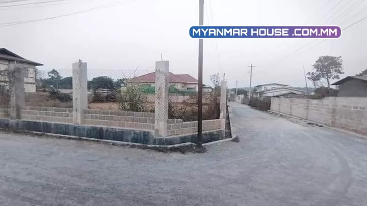 တည်နေရာ _ အောင်ပန်းမြို့၊ကလောမြို့နယ်(ခရိုင်) လိပ်စာ _ မိုးကောင်းရပ်ကွက်။ အကျယ်အဝန်း _ ၇၅' × ၉၅' ( ၇၁၂၅ ) Sqft ပိုင်ဆိုင်မှု _ မြေစာရင်းပုံစံ ၁၀၅ /ဈေးနှုန်း _ ၁၇၀၀ သိန်း (ညှိ)