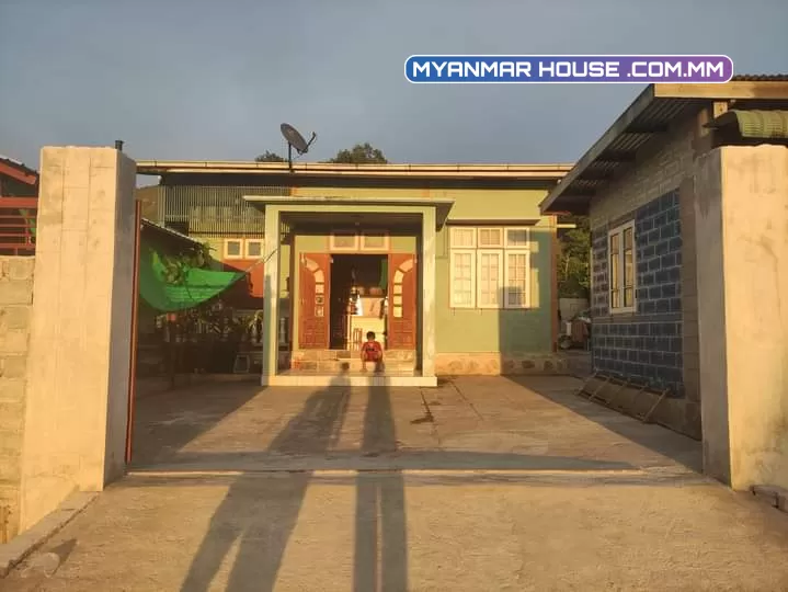 အိမ်ခြံမြေ အရောင်း တောင်ကြီးမြို့၊ဘုရားဖြူရပ်ကွက်၊နယ်မြေ ၁၁၊တောင်ကြီး-ဇလဲလမ်းမကြီးဘေး ၁ထပ်တိုက်ရှေ့ဆိုင်ခန်းပါ ရေ၊မီး အစုံ အသင့်နေရုံလေး /ဈေး-သိန်း၁၅၅၀(ပိုင်ရှင်တိုက်ရိုက်ညှိနှိုင်းလို့ရ)