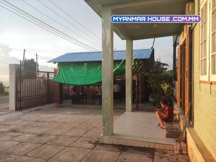 အိမ်ခြံမြေ အရောင်း တောင်ကြီးမြို့၊ဘုရားဖြူရပ်ကွက်၊နယ်မြေ ၁၁၊တောင်ကြီး-ဇလဲလမ်းမကြီးဘေး ၁ထပ်တိုက်ရှေ့ဆိုင်ခန်းပါ ရေ၊မီး အစုံ အသင့်နေရုံလေး /ဈေး-သိန်း၁၅၅၀(ပိုင်ရှင်တိုက်ရိုက်ညှိနှိုင်းလို့ရ)