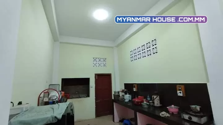 အောင်ပန်း - ပင်းတယ လမ်းမကြီး ပေါ်/တည်နေရာ - အောင်ပန်းမြို့၊ကလောမြို့နယ်(ခရိုင်) လိပ်စာ - အောင်ပန်း - ပင်းတယ လမ်းမကြီး ဘေး။ ဈေးနှုန်း - 3300 သိန်