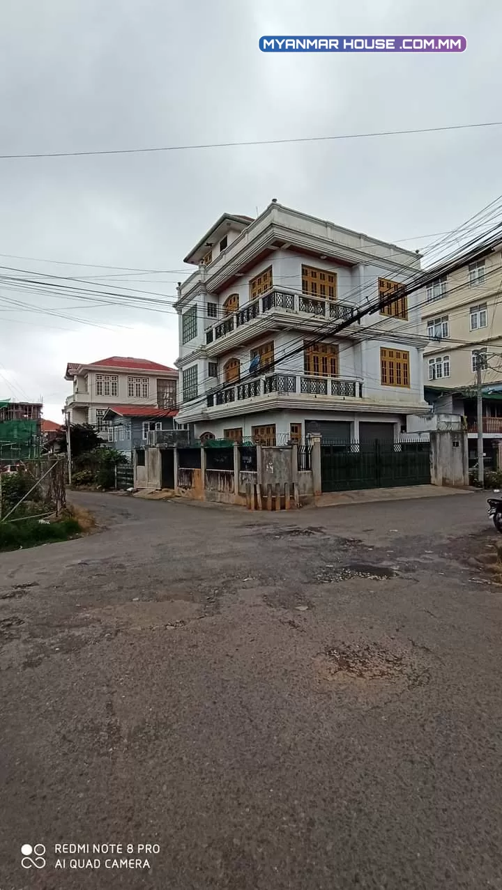  🏡 ေတာင္ႀကီးၿမိဳ့ ကန္႔ေအာက္ရပ္ကြက္ ခွာညိဳလမ္းႏွင့္ျမဝတ္ရည္ လမ္းေထာင့္က RC ၃ထပ္တိုက္ေလးနဲ႔ မိတ္ဆက္ေပးပါ့မယ္ EPC ေဘးလမ္းကေန ဝင္လို့ရပါမယ္ 🏡 ေစ်းနှုန္းက သိန္း၆၀၀၀ ညႇိနိှုင္းပါ ခင္ဗျ