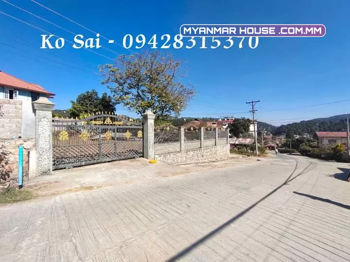 ကလောမြို့ရပ်ကွက် (၇) ကုန်းပေါ်မြေကွက်အရောင်း  ခြံလေးရဲ့အားသာချက်တွေကတော့မြို့ထဲနီးမယ်ဗျ  ပြည်ထောင်စုလမ်းမကနေခြံထိ ၁ မိနစ်ပဲမောင်းရမယ်  အကျယ် - (50X50)ဂရမ်မြေ  ဈေး - (သိန်း 2500၊ညှိနှိုင်း)