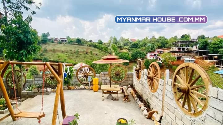 ပိုင်ရှင် ကျွန်မ ကိုယ်တိုင်ရောင်းမည်။ ရပ်ကွက်(၉)၊နှီးဘုရားလမ်းသွယ်(၃)၊ ကလောမြို့  Cafe Kalaw နား ပေ၄၀*ပေ၅၀/105မြေ//ဈေးနှုန်း-သိန်း၁၂၀၀ကျပ်