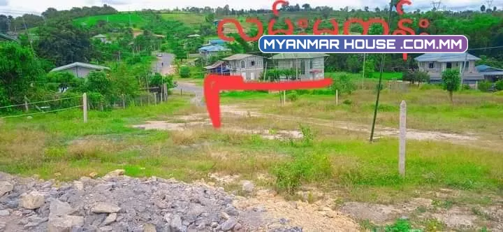 တောင်ကြီး အေးသာယာ မြို့ သာယာကုန်းရွာကအိမ်နင့်ခြံ ရောင်းပေးမယ်ရှင့်  ပေ 40×60ရှိပါတယ်ရှင့် ပိူင်ဆိုင်မူ့ ရွာမြေ  လမ်းဒေါင့်ကွက်ဖြစ်လို့ မိတ်ဆွေတို့စိတ်တိုင်းကျစေရမယ်ရှင့် /ဈေးသိန်း၂၅၀ပါ  ပါးပါးလျော့မယ်ရှင့်