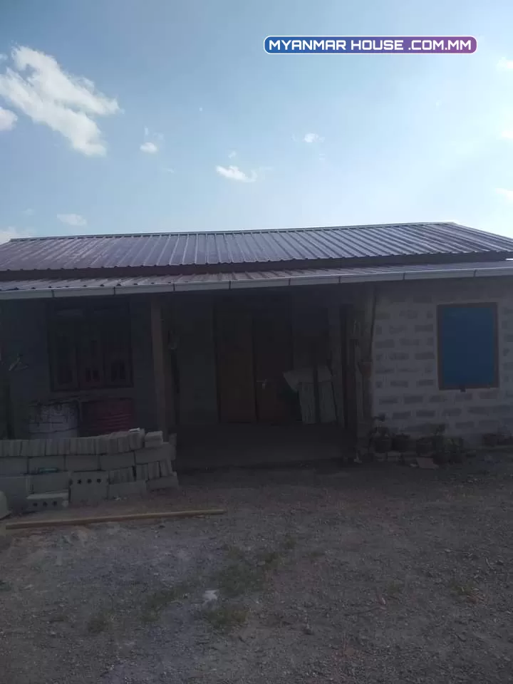 အိမ္ၿခံေရာင္းမည္ အိမ္အက်ယ္27×20 ၿခံအက်ယ္35×40 ၊ စည္ပင္ေျမျဖစ္ၿပီး ေရလြယ္မီးလြယ္ ေစ်းသိန္း170ညႇိနိှုင္း ပိုက္ရွင္တိုက္ရိုက္