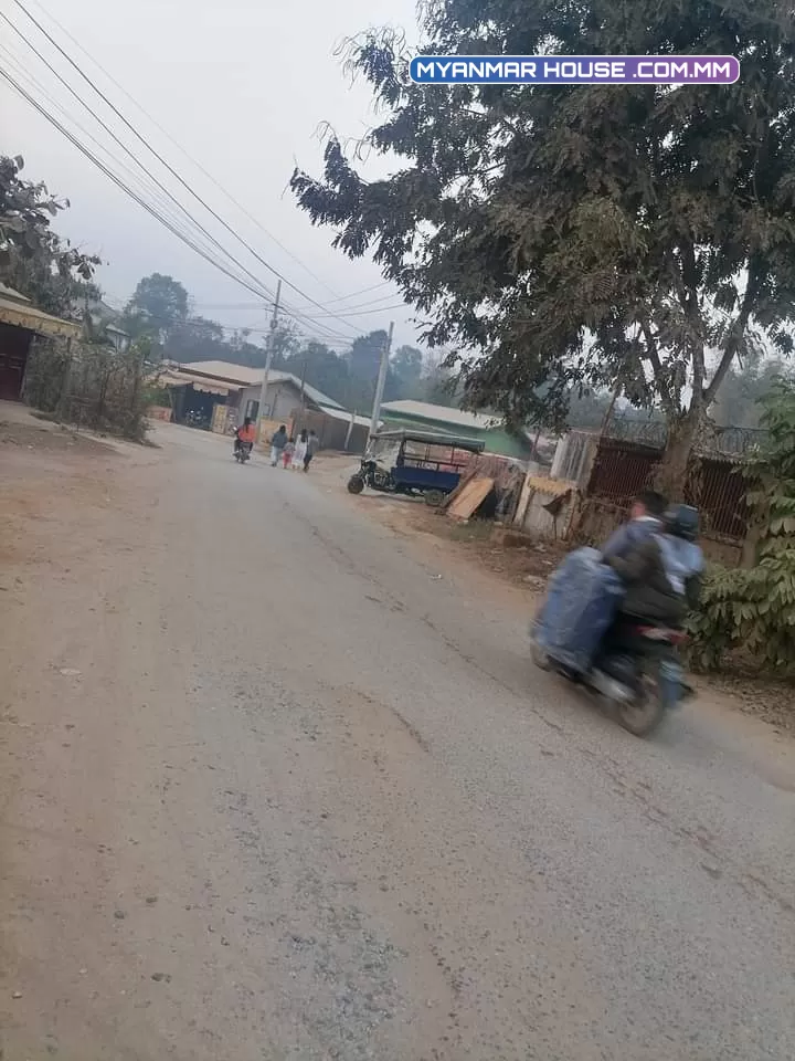 ရပ်ကွက် ၁  ပါရမီလမ်းသွယ် ၁၂ မိန်းလမ်းမှဘေး  လမ်းသာ လူစည် ရေမီးစုံ/မျက်နှာစာ ၁၂၀ ' ၇၀ သိန်း ၆၀၀၀ အလျော့အတင်း