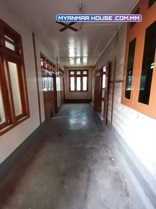 🏤ေတာင္ႀကီးၿမိဳ့တြင္ ေနရာေကာင္းလမ္းသာ ေစ်းနီး ၊ စာသင္ေက်ာင္းနီး ၊ ​ေဆး႐ုံ ေဆးခန္း နီး ၊ ၿမိဳ့ထဲသြားလဲနီး လမ္းေထာင့္  အိမ်တစ်လုံးေရာင္းမည္။👉ေအာင္မဂ္လာလမ္း  နယ္​ေျမ( ၇ ) အနောက် ေညာင္ျဖဴစခန္းရပ္ကြက္  💰💰💰သိန္း...၁၀၀၀ (ညႇုိနိူင္း)
