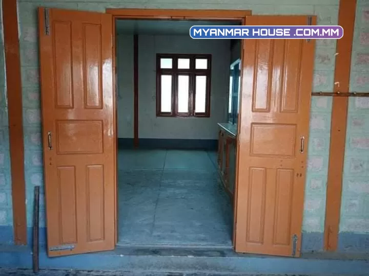 🏤ေတာင္ႀကီးၿမိဳ့တြင္ ေနရာေကာင္းလမ္းသာ ေစ်းနီး ၊ စာသင္ေက်ာင္းနီး ၊ ​ေဆး႐ုံ ေဆးခန္း နီး ၊ ၿမိဳ့ထဲသြားလဲနီး လမ္းေထာင့္  အိမ်တစ်လုံးေရာင္းမည္။👉ေအာင္မဂ္လာလမ္း  နယ္​ေျမ( ၇ ) အနောက် ေညာင္ျဖဴစခန္းရပ္ကြက္  💰💰💰သိန္း...၁၀၀၀ (ညႇုိနိူင္း)