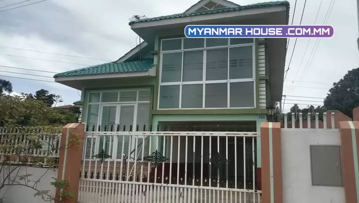 ျပင္ဦးလြင္ၿမိဳ႕၊ရပ္ကြက္ႀကီး(၁၉)၊ငါးရံေခ်ာင္းရပ္ကြက္ လုံးချင်းအရောင်းလေးပါရှင့်