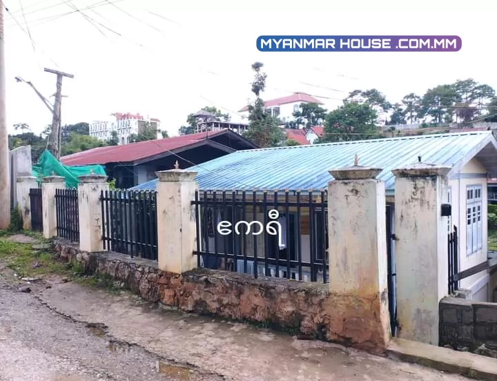 ကလောၿမိဳ့ ရပ္ကြက္ 10. 105 ၿမိဳ့ေျမပါ.ပုံပါႏွစ္ထပ္တိုက္ေလးတလုံးပါပါတယ္ ေရမီးစုံပါ ေပ 30×80 ကို သိန္း (1000) ပါ. 09796558622.09687452014 သို့ဆက္သြယ္ဝယ္ယူနိုင္ပါတယ္ရွင္.