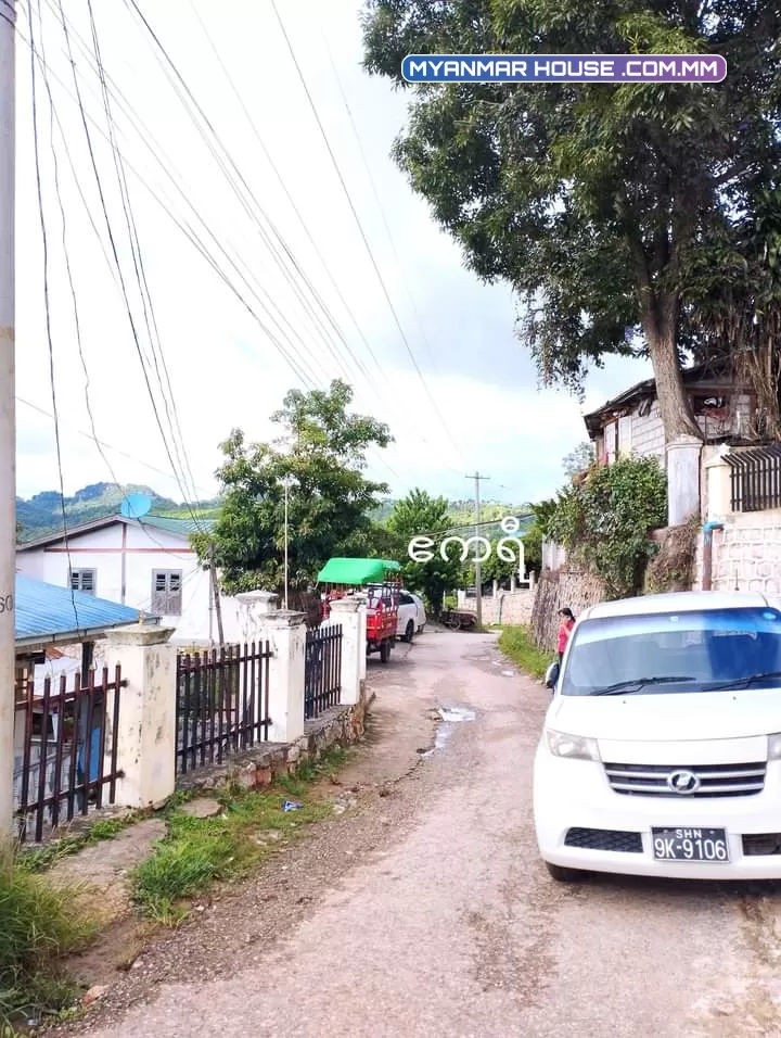 ကလောၿမိဳ့ ရပ္ကြက္ 10. 105 ၿမိဳ့ေျမပါ.ပုံပါႏွစ္ထပ္တိုက္ေလးတလုံးပါပါတယ္ ေရမီးစုံပါ ေပ 30×80 ကို သိန္း (1000) ပါ. 09796558622.09687452014 သို့ဆက္သြယ္ဝယ္ယူနိုင္ပါတယ္ရွင္.