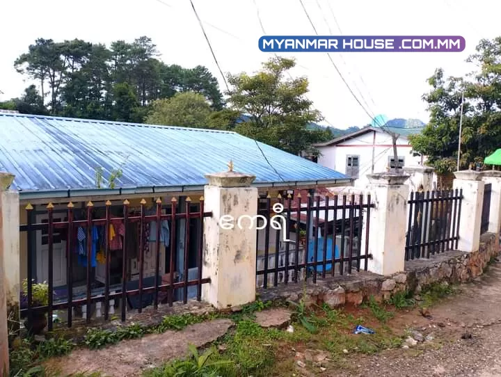 ကလောၿမိဳ့ ရပ္ကြက္ 10. 105 ၿမိဳ့ေျမပါ.ပုံပါႏွစ္ထပ္တိုက္ေလးတလုံးပါပါတယ္ ေရမီးစုံပါ ေပ 30×80 ကို သိန္း (1000) ပါ. 09796558622.09687452014 သို့ဆက္သြယ္ဝယ္ယူနိုင္ပါတယ္ရွင္.