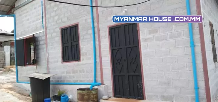 ဘုရားျဖဴ ရပ္ကြက္နယ္ေျမ  7. အိမ္ႏွင့္ၿခံေရာင္းမည္ သိန္း 540.  ၿခံအက်ယ္က ေပ 40ေပ 60.  ဖုန္း 09444969449