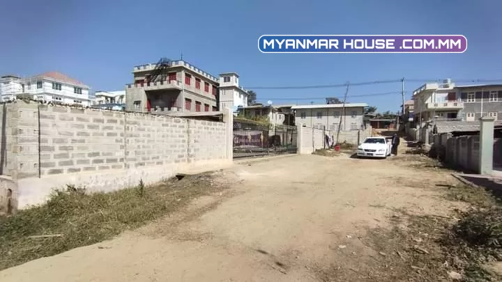 တည်နေရာ _ အောင်ပန်းမြို့ ၊ ကလောမြို့နယ်(ခရိုင်) 💁 အကျယ်အဝန်း _ 80' × 60'  💁 ပိုင်ဆိုင်မှု _ ဂရမ်မြေ ( နှစ် ၃၀) _ မြို့မြေ မူလမှတ်တမ်းစာချုပ်၊ မှတ်ပုံတင်စာရင်းစာချုပ်။ အားလုံး ပြည့်စုံမှု ရှိပါမည်။ အခြား _ ရေမီး ပါမည်။ဈေးနှုန်း _ ၂၁၀၀ သိန်း (ညှိနှိုင်း) 