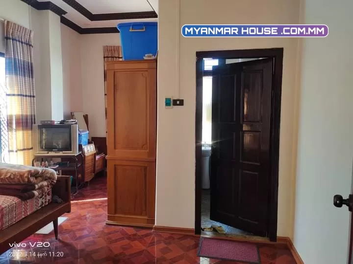 ဘုရားဖြူ ဓမ္မဥယျာဉ် အနီး Golden Hill Resort မရောက်ခင်လေးမှာပါ အိမ်မျက်နှာစာရှေ့ ပေ 70 ပါ ရှေ့နောက် ပေး 90 ပါ  အခန်း 17ပေ 12 ပေပါ မီးဖိုခန်း 10ပေ ပေ40ပါဗျ အိမ် အကျယ်က 43×52 ပါဗျ/ပုံစံ 105ပါ ဈေး သိန်း 6000 ပါ