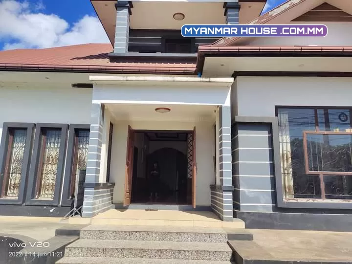 ဘုရားဖြူ ဓမ္မဥယျာဉ် အနီး Golden Hill Resort မရောက်ခင်လေးမှာပါ အိမ်မျက်နှာစာရှေ့ ပေ 70 ပါ ရှေ့နောက် ပေး 90 ပါ  အခန်း 17ပေ 12 ပေပါ မီးဖိုခန်း 10ပေ ပေ40ပါဗျ အိမ် အကျယ်က 43×52 ပါဗျ/ပုံစံ 105ပါ ဈေး သိန်း 6000 ပါ