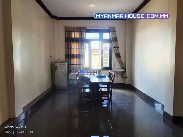ဘုရားဖြူ ဓမ္မဥယျာဉ် အနီး Golden Hill Resort မရောက်ခင်လေးမှာပါ အိမ်မျက်နှာစာရှေ့ ပေ 70 ပါ ရှေ့နောက် ပေး 90 ပါ  အခန်း 17ပေ 12 ပေပါ မီးဖိုခန်း 10ပေ ပေ40ပါဗျ အိမ် အကျယ်က 43×52 ပါဗျ/ပုံစံ 105ပါ ဈေး သိန်း 6000 ပါ