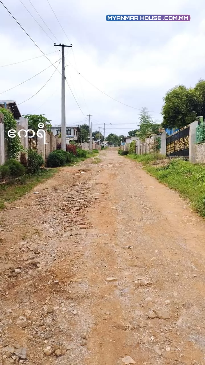 အောင်ပန်းမြို့လှည်းရိုး နှစ် 30 ဂရမ် 0.36 ဧက ပုံပါနှစ်ထပ်တိုက်အကြီးတလုံး သွပ်အိမ်သေးလေးတလုံး ရေမီးအစုံနဲ့ပါ သိန်း (2700) ပိုင်ရှင်တိုက်ရိုက်ဈေးပါနော် 09796558622.09687452014 ဆက်သွယ်ဝယ်ယူနိုင်ပါတယ်ရှင်