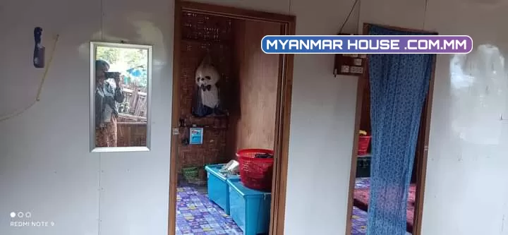 အေးသာယာ နာရီစင်ကျောင်းအနီး က ခြံရောင်းပေးမယ်ရှင့်  ပေ 40×60  ပိုင်ဆိုင်မူ့ မြေပေးမိန့် စလစ်  ရေမီး အစုံပါပြီးတက်နေရုံပဲ   ဈေး သိနိး၂၀၀
