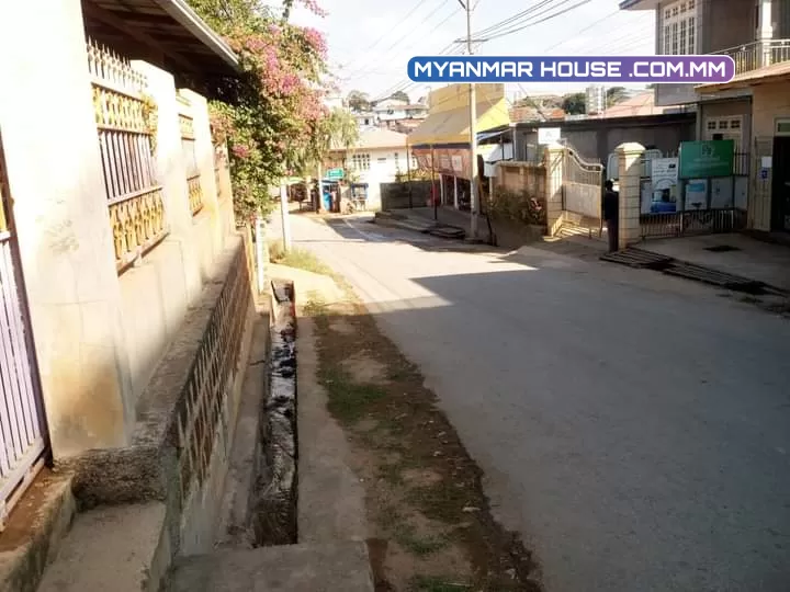 နေရာကောင်း ဈေးမှန် ဈေးတန် သော အိမ်လုံးတလုံးမိတ်ဆက်ပေးမရ် တည်နေရာ _ အောင်ပန်းမြို့ ၊ ကလောမြို့နယ် ၊ ကလောခရိုင်။ အကျယ်အဝန်း _ ၅၀' × ၄၀' ပိုင်ဆိုင်မှု _ ဂရမ် (၃၀နှစ်) _ မြို့မြေ (၂၀၁၈ ခုနှစ်)ဈေးနှုန်း _ ၁၄၀၀ သိန်း (ညှိနှိုင်း)
