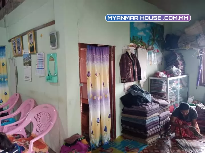 (တောင်ကြီးရတနာသီရိရပ်ကွက်ကြံခိုင်ရေးလမ်းထ ၉ကျောင်းအနီးကားတော့ဝင်မရဆိုင်ကယ်ဝင်လို့ရအိမ်ဝိုင်းအကျယ်ပေ၄၀ ၆၀နှစ်ထပ်အိမ်သိန်း၅၅၀ပိုင်ရှင်တိုက်ရိုက်ညှိနိုင်းနိုင်ပါတယ်ရှင့်
