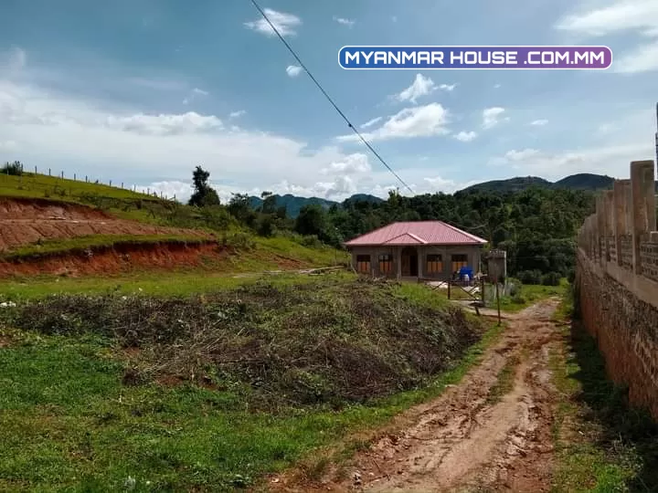ေက်ာက် တစ်လုံးလမ္းမႀကီး တစ္ကြက္ငုပ္ ပန္ သခွားစာသင္ေက်ာင္း အ ‌ေက်ာ္ေလး ေပ80*ေပ60 လမ္း3ဖက္ေပါက္ ‌ေထာင့္ကြက္ ေရလြယ္ မီးလြယ္ 105မူရင္းပါ သိန္း550 ပိုင္ရွင္တိုက္ရိုက္ေရာင္းမည္ 09989226260
