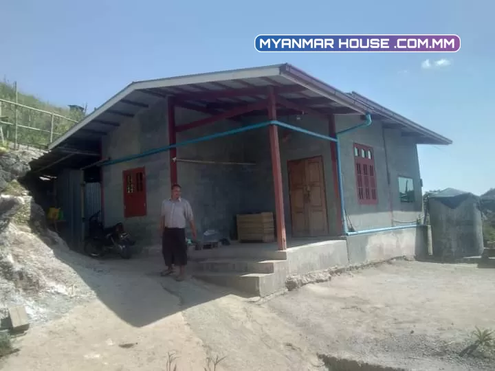အိမ်အပါသိန်း...၂၂၀  တောင်ကြီးမြို့ ကံကြီးရပ် နမ၄..  အိမ်လေးကတစ်ထပ်..အိမ်သာရေချိူးခန်းပါ..မီးပါပါတယ်... ကုန်းပေါ်တော့ကြပါတယ်... လမ်းကတော့အစအဆုံး..ကွန်ကရစ်လမ်းပါ.. ဗျူးကတော့အရမ်းမိုက်....